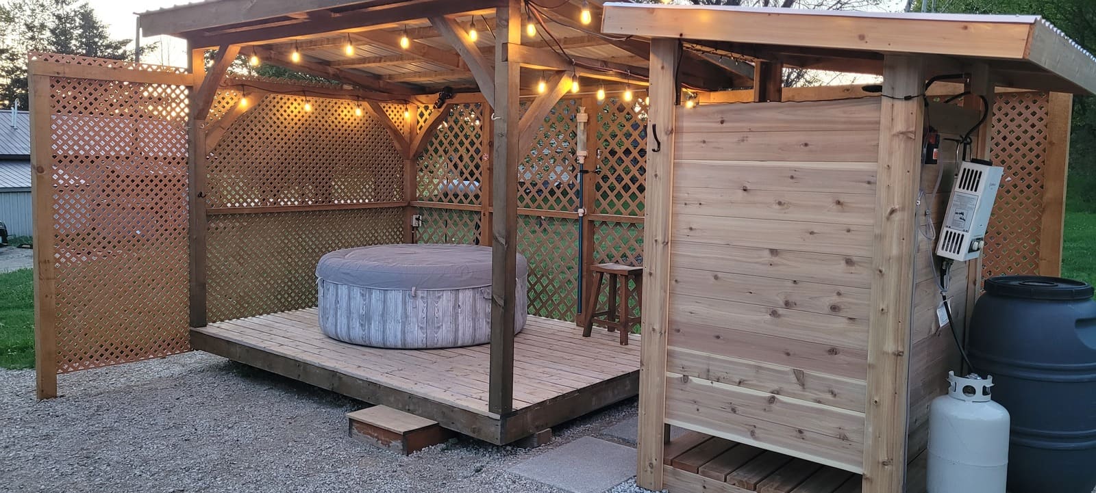 Outdoor kitchen area