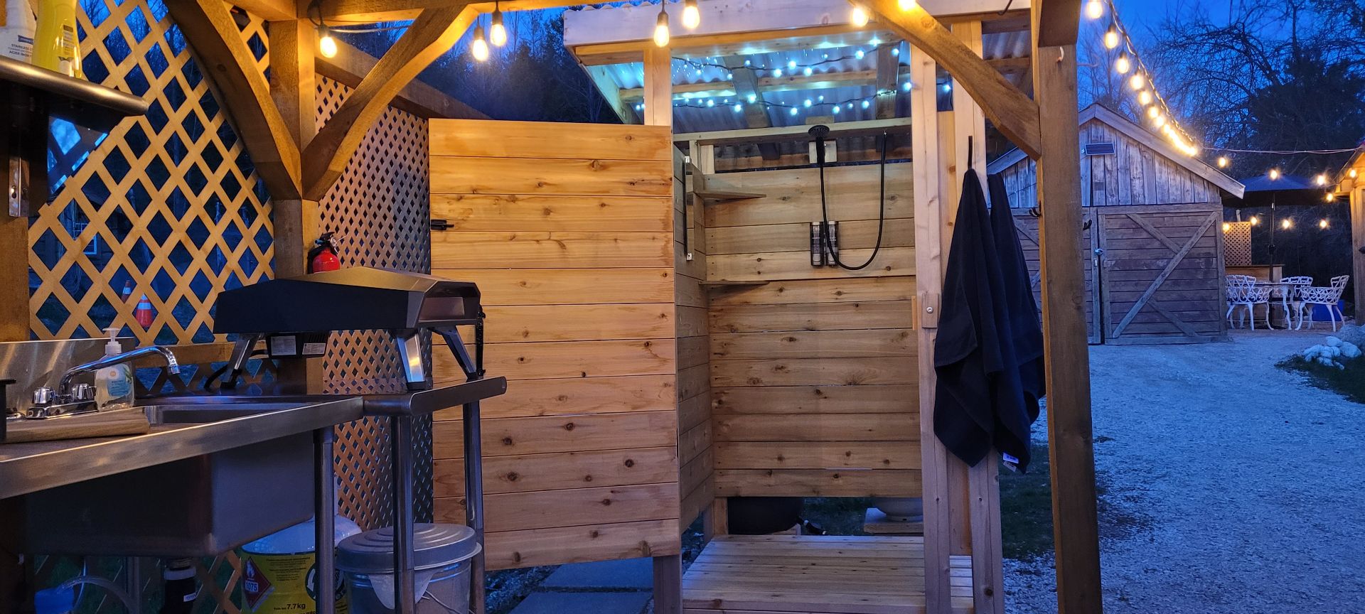 Outdoor bar at cabin near Blue Mountain ski resort