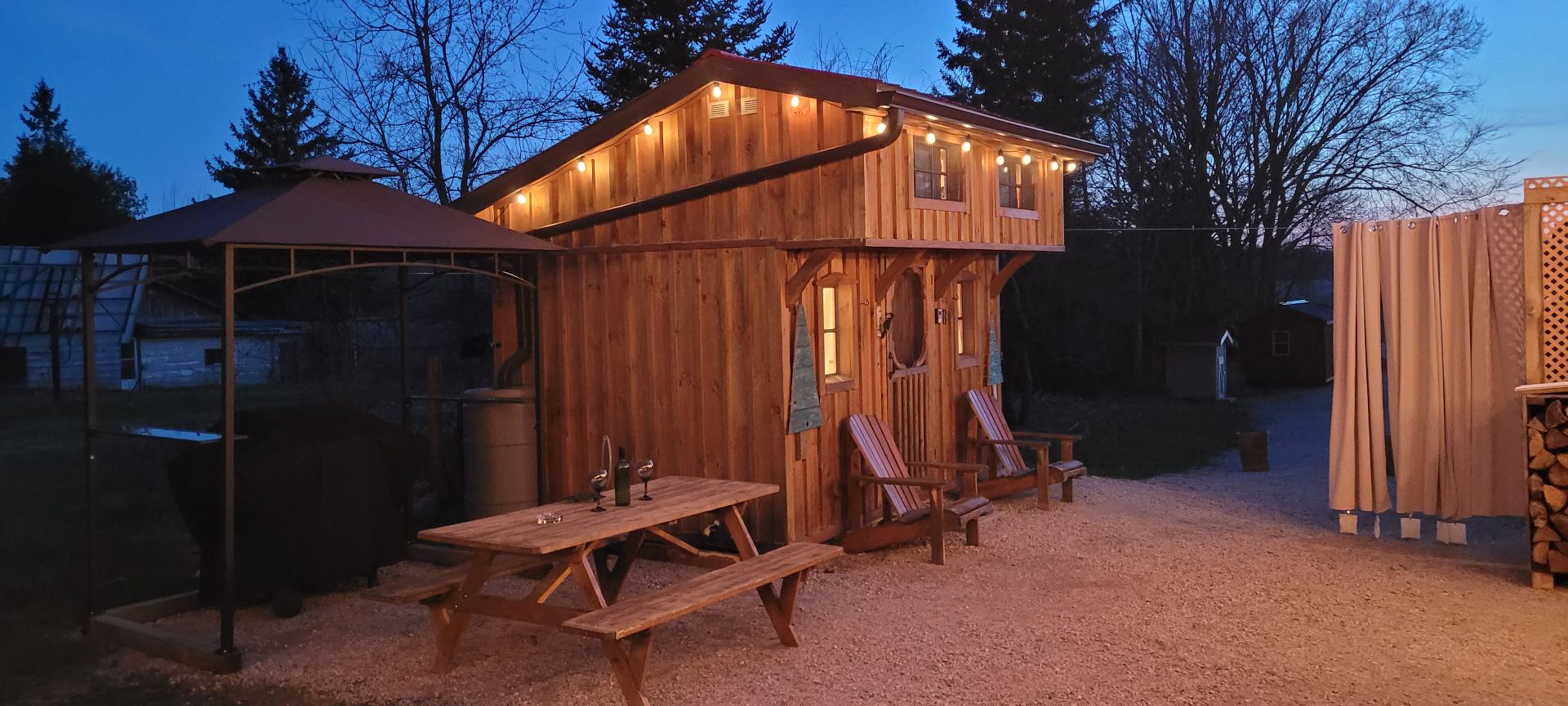 Tiny home cabin rental near Owen Sound Grey County Ontario